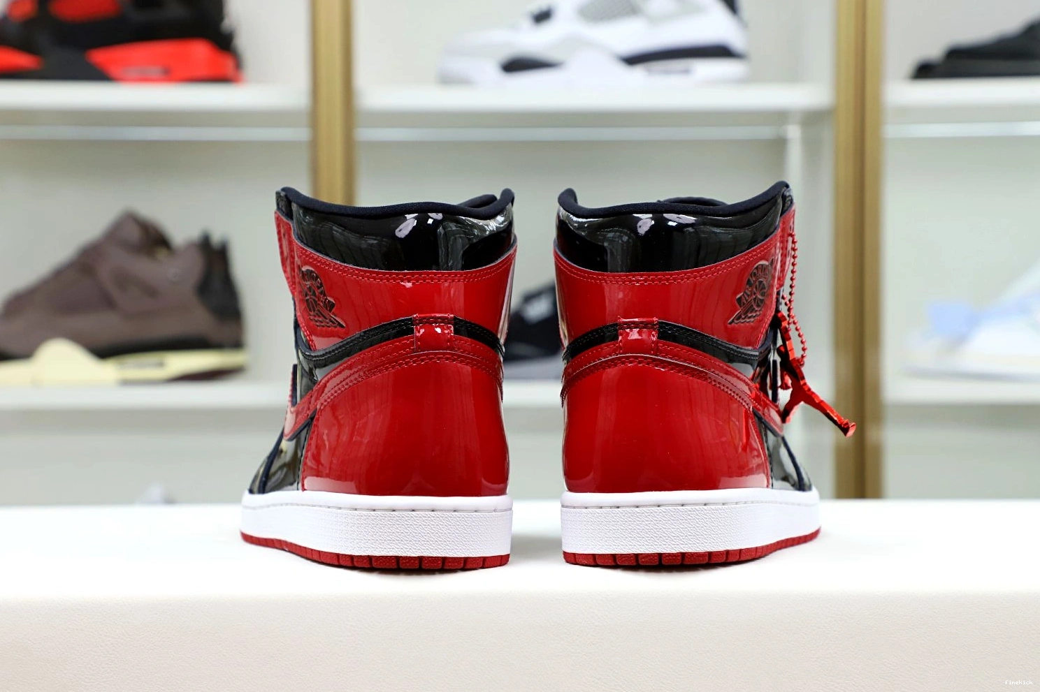 1 AIR HIGH PATENT BRED OG JORDAN 0303